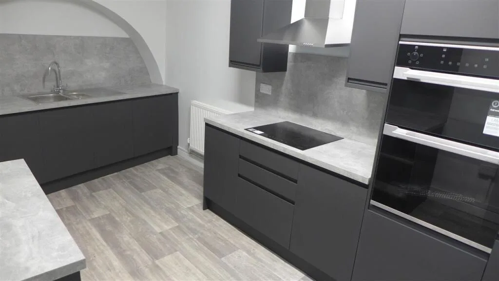 9 bedroom terraced house for rent