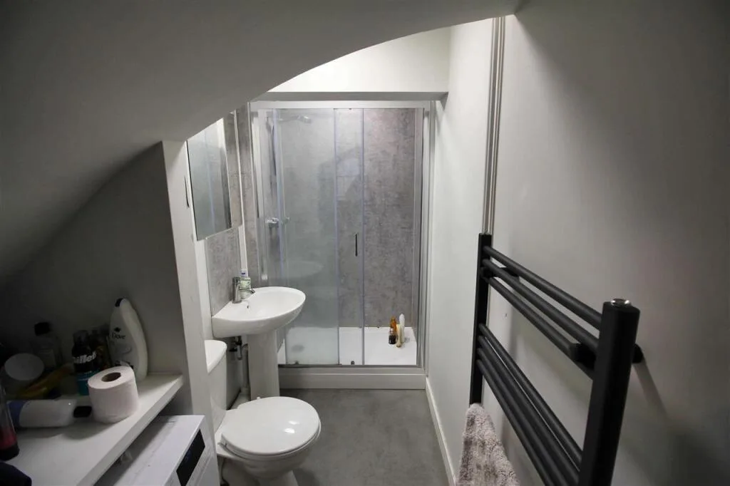 9 bedroom property for rent