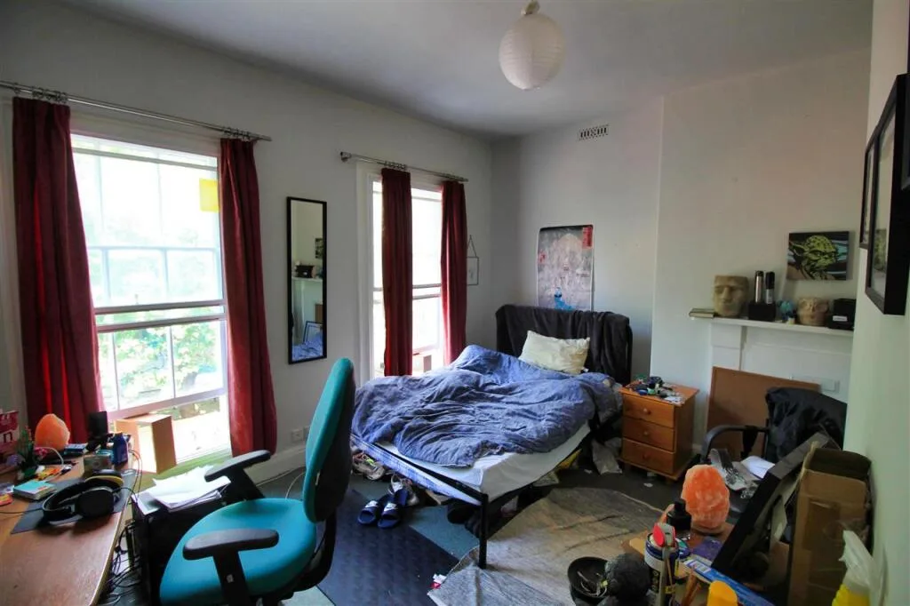 6 bedroom terraced house for rent