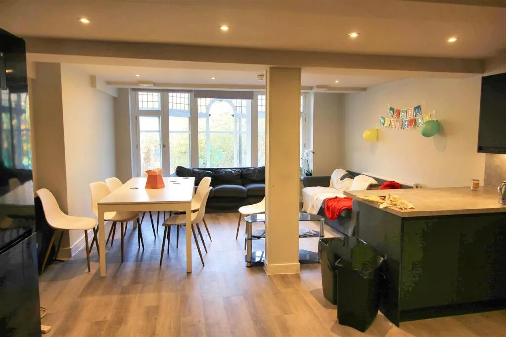 7 bedroom terraced house for rent