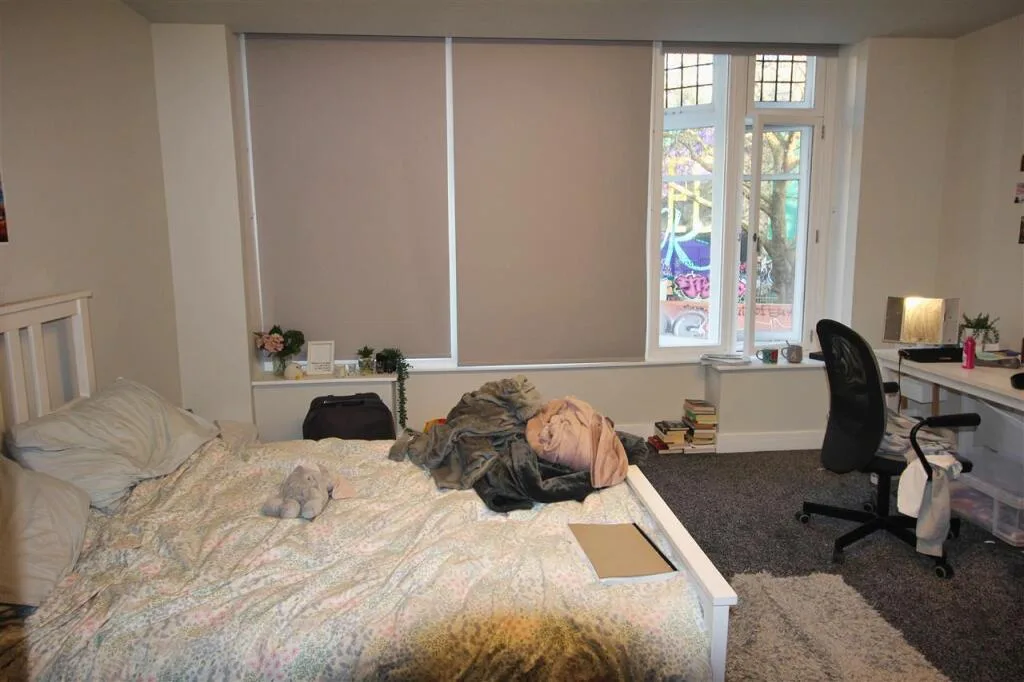 7 bedroom terraced house for rent
