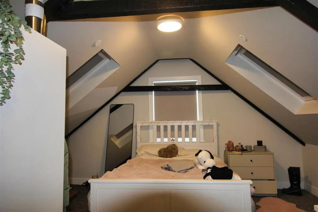 7 bedroom terraced house for rent