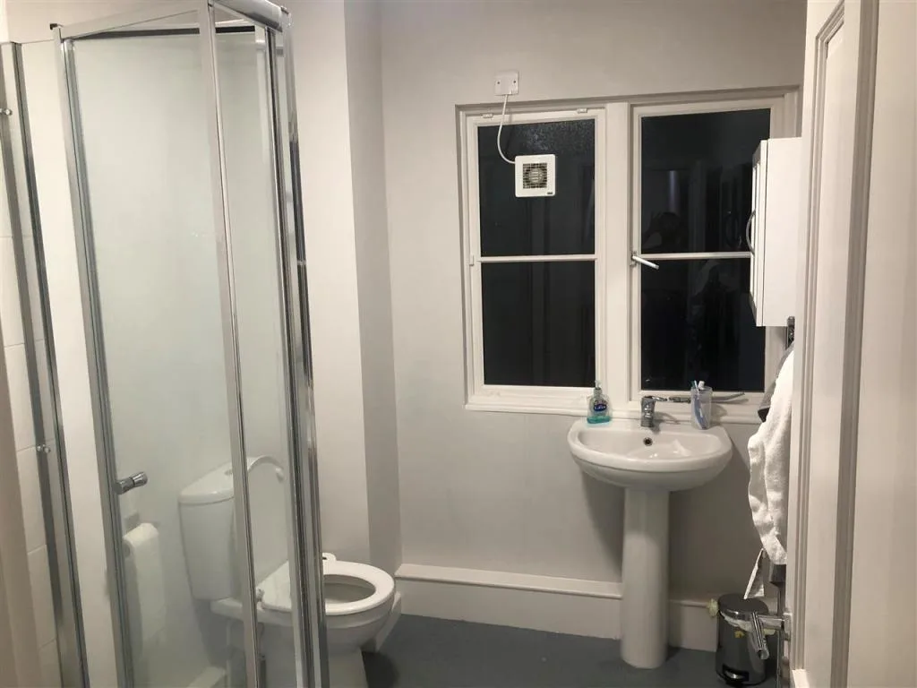 8 bedroom apartment for rent