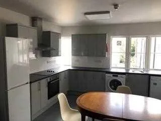 8 bedroom apartment for rent