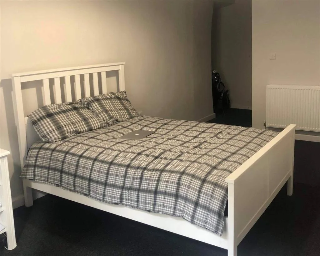8 bedroom apartment for rent