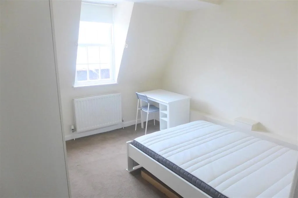 6 bedroom apartment for rent
