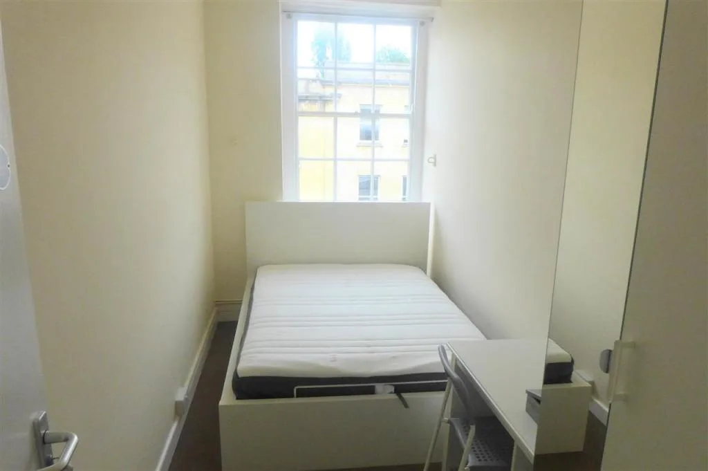 6 bedroom apartment for rent