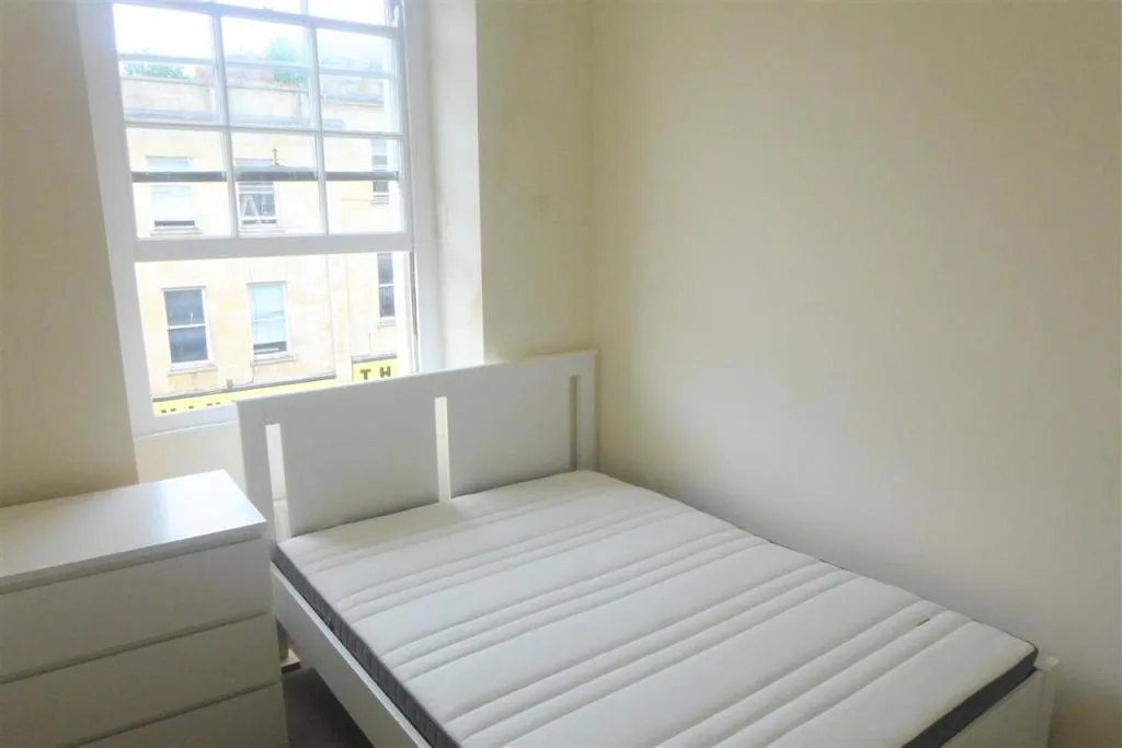 6 bedroom apartment for rent
