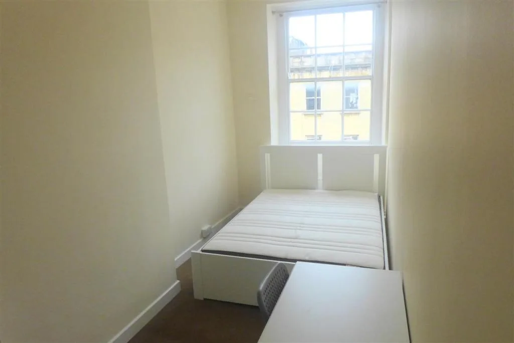 6 bedroom apartment for rent
