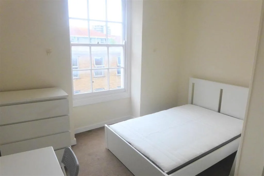 6 bedroom apartment for rent