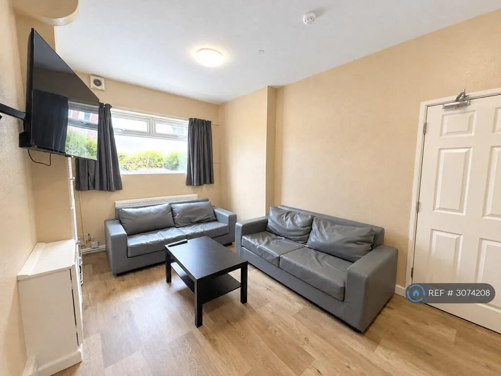 6 bedroom terraced house for rent
