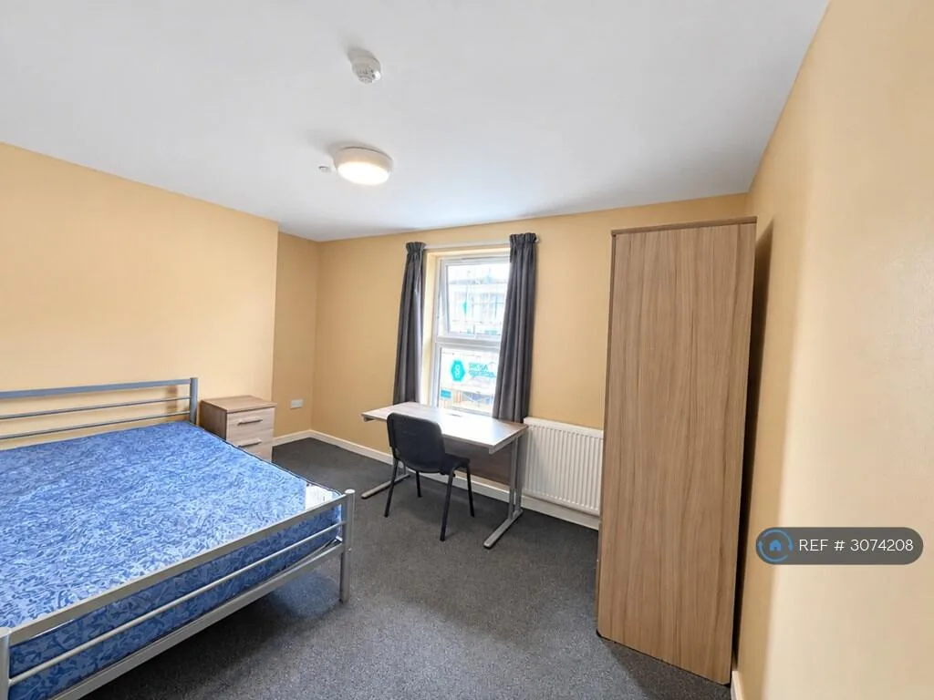 6 bedroom terraced house for rent