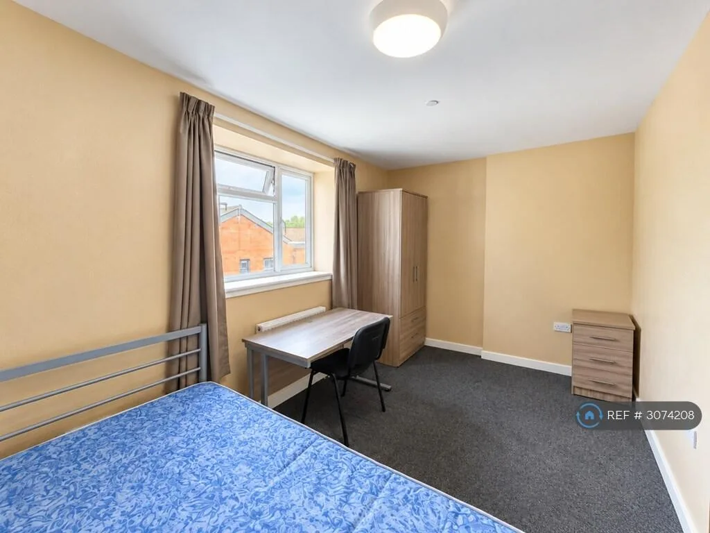 6 bedroom terraced house for rent