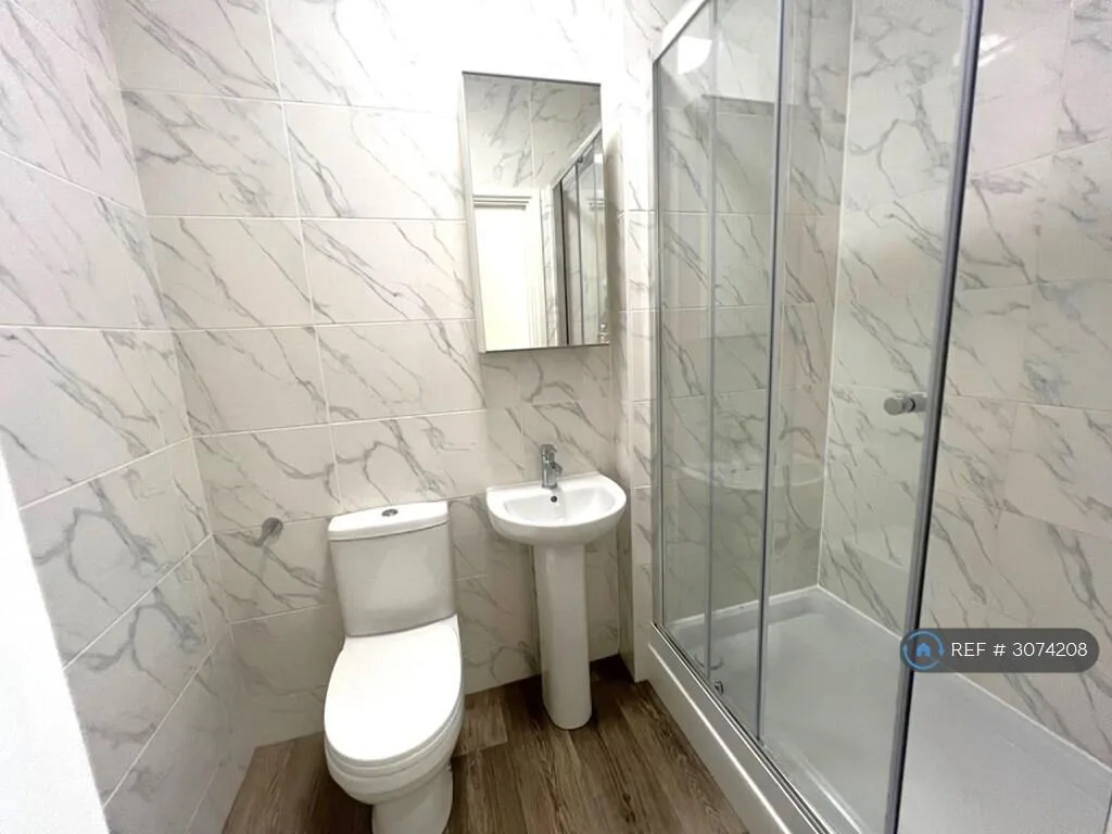 6 bedroom terraced house for rent