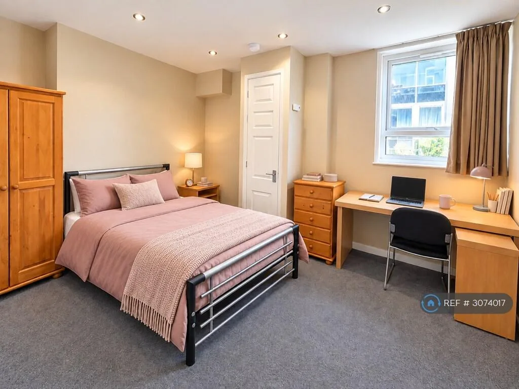 6 bedroom flat for rent