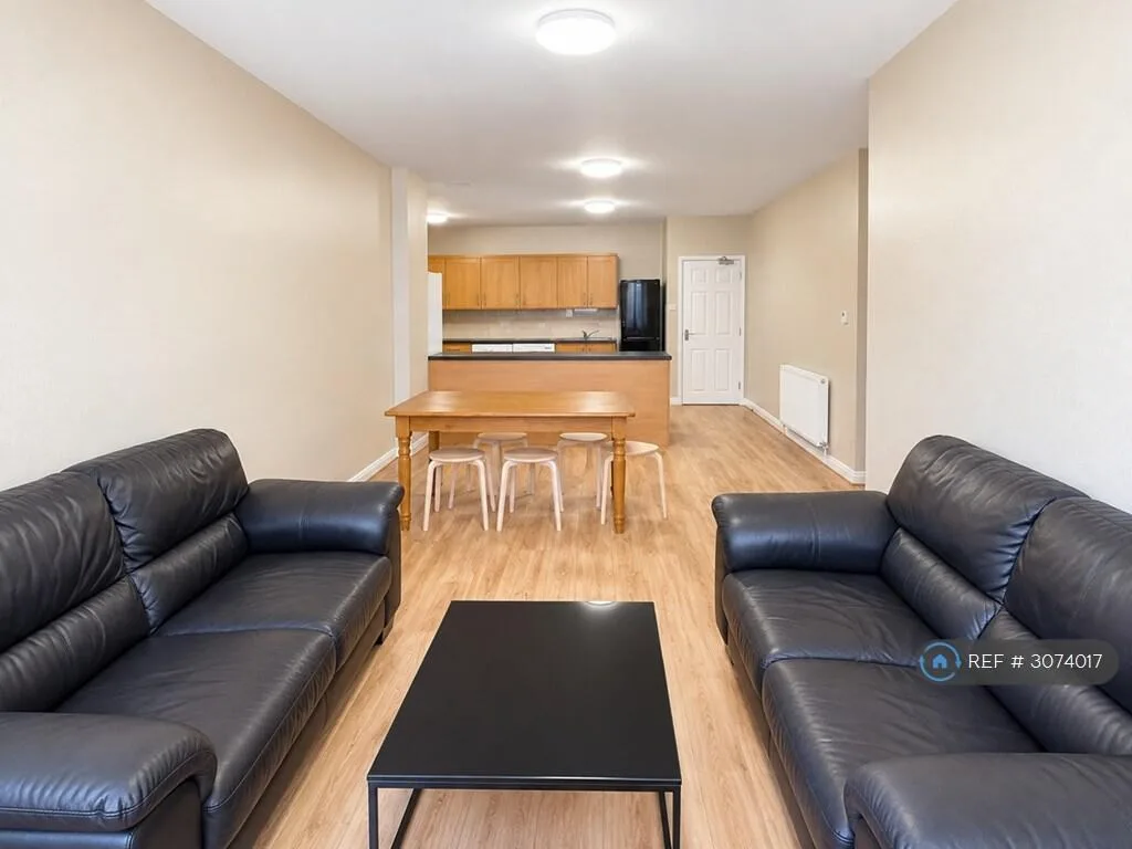 6 bedroom flat for rent