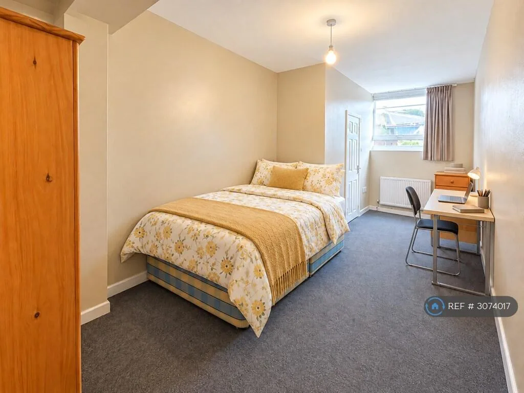 6 bedroom flat for rent