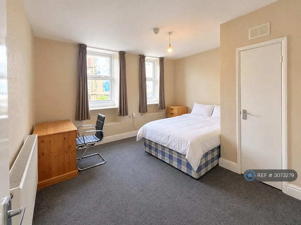 5 bedroom maisonette for rent