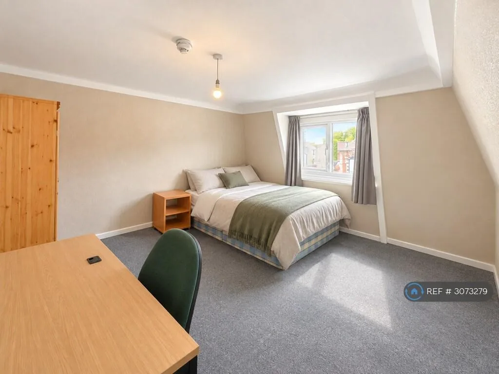 5 bedroom maisonette for rent