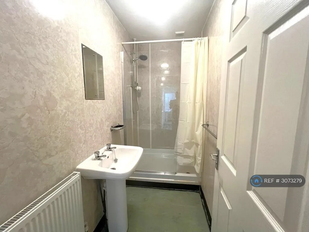 5 bedroom maisonette for rent