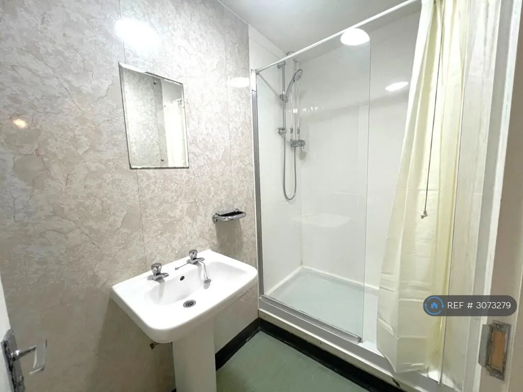 5 bedroom maisonette for rent