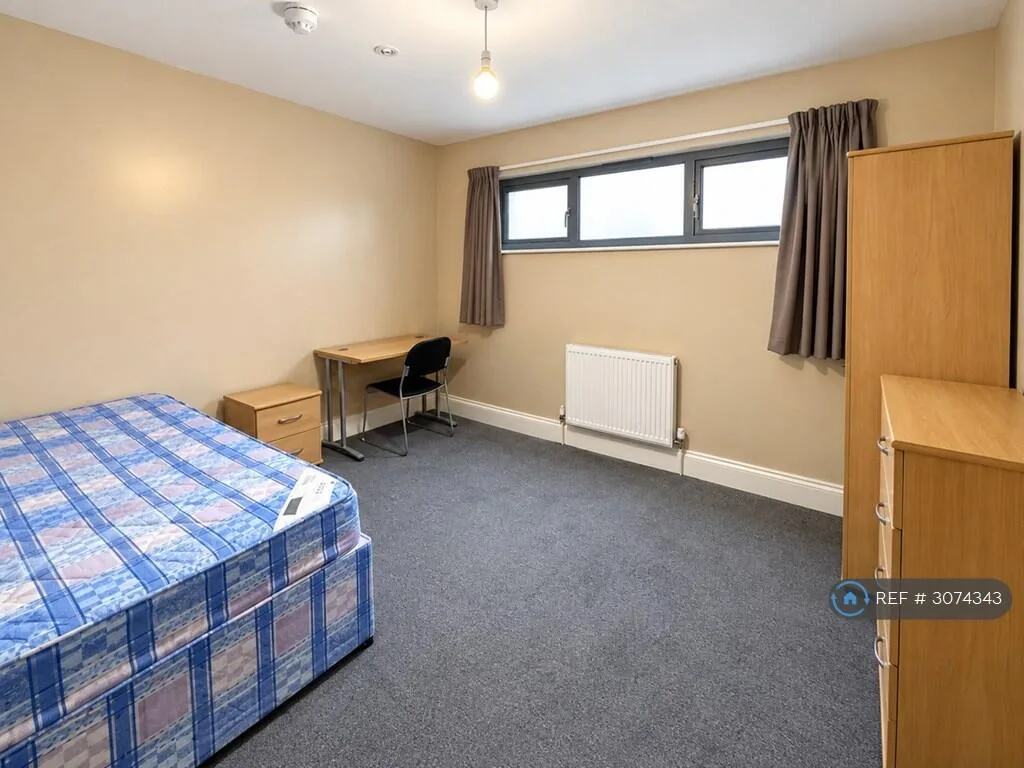 7 bedroom maisonette for rent