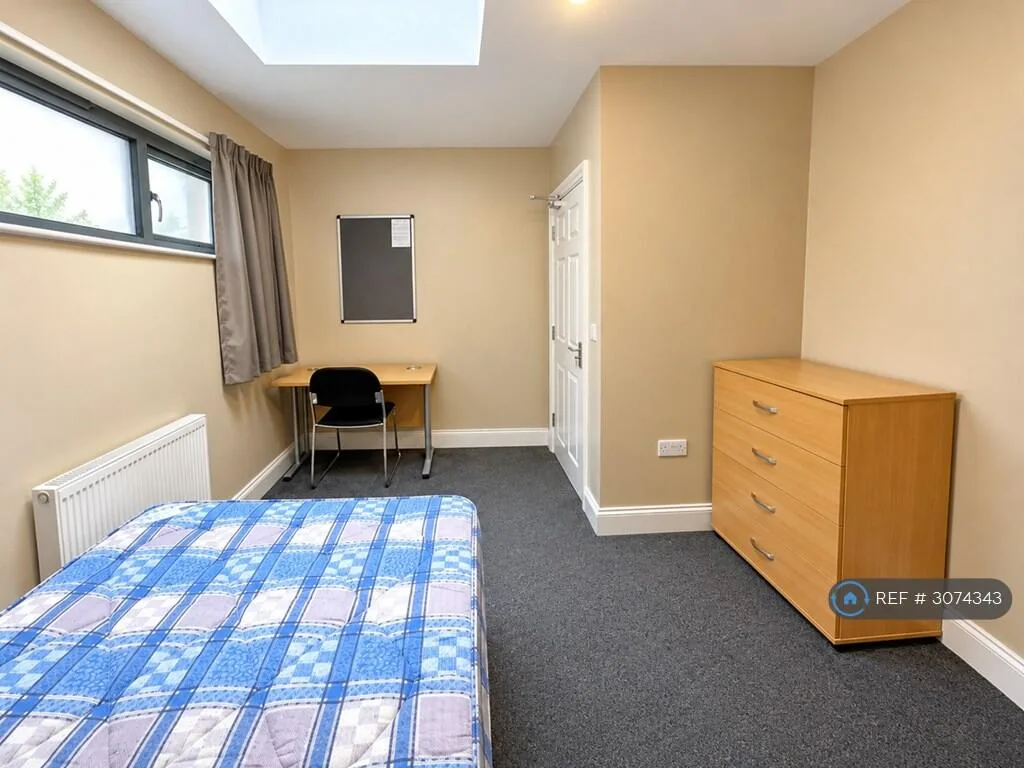 7 bedroom maisonette for rent