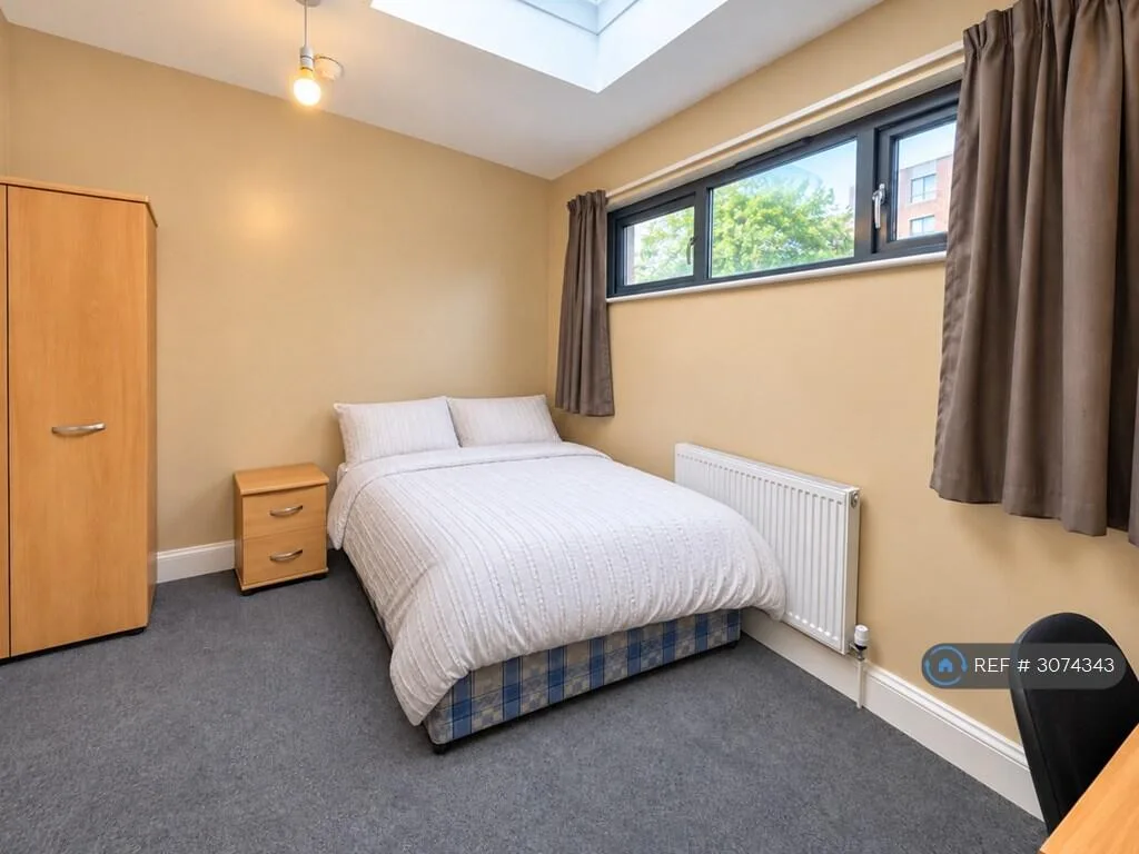 7 bedroom maisonette for rent