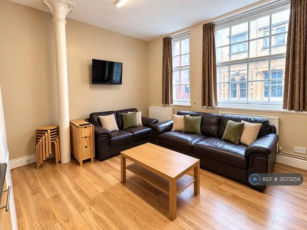 5 bedroom flat for rent