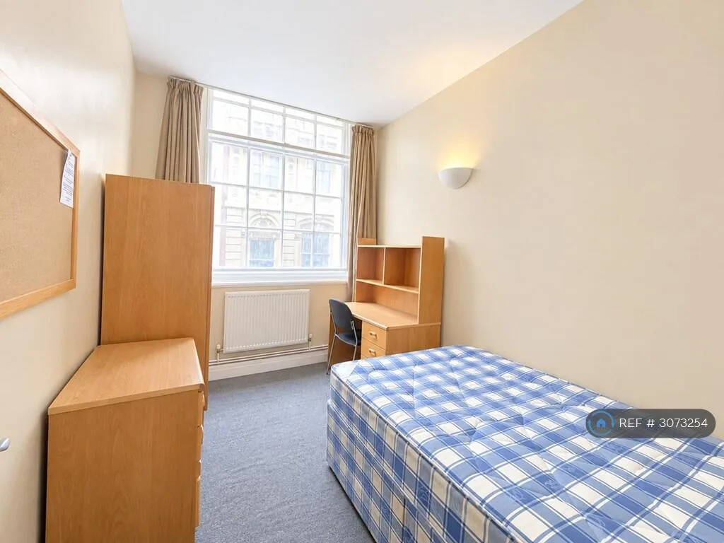 5 bedroom flat for rent