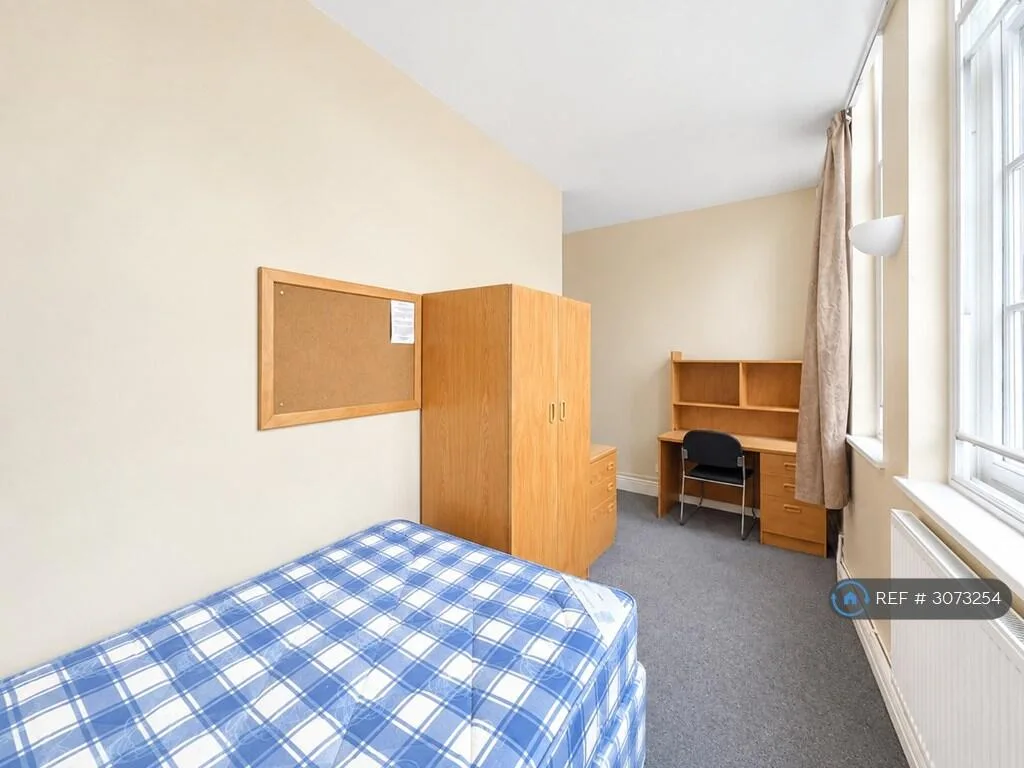 5 bedroom flat for rent
