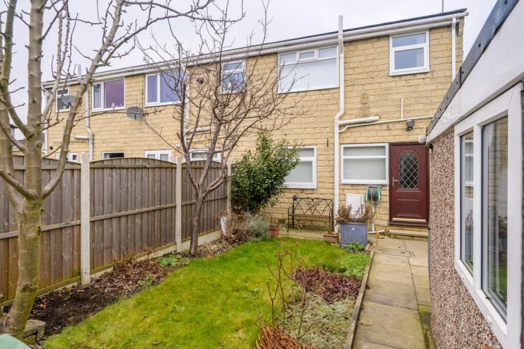 3 bedroom end of terrace house for rent