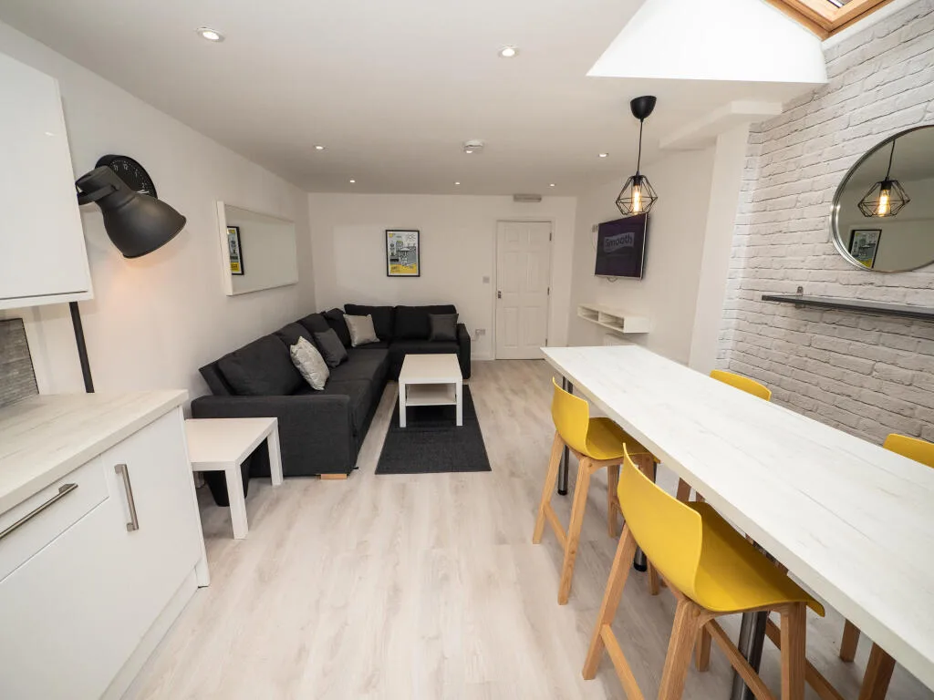 7 bedroom house for rent