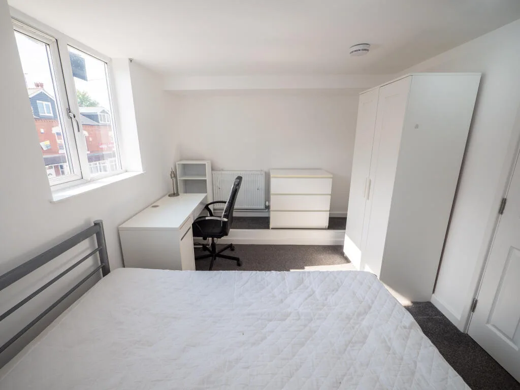 6 bedroom house for rent