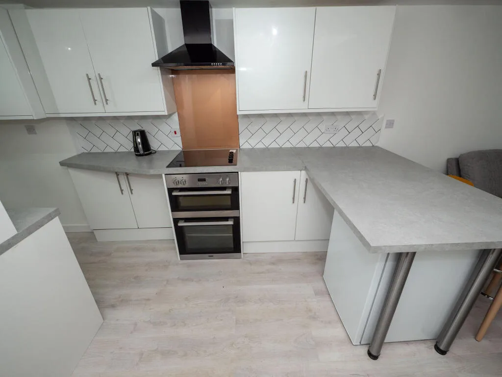 6 bedroom house for rent