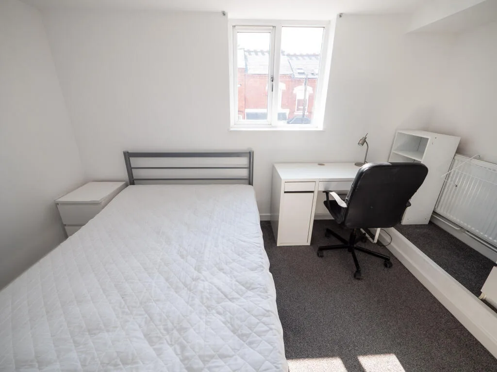 6 bedroom house for rent