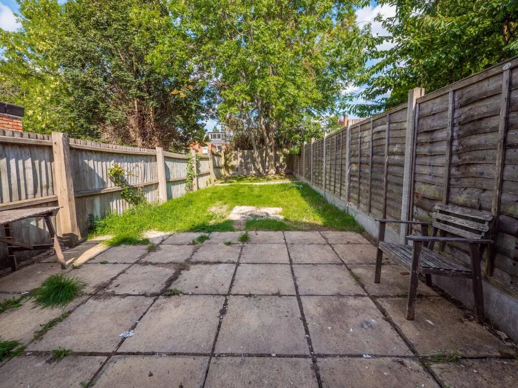 6 bedroom house for rent