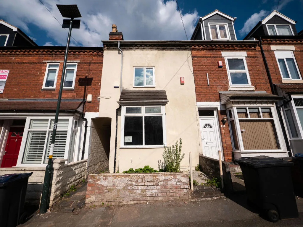6 bedroom house for rent