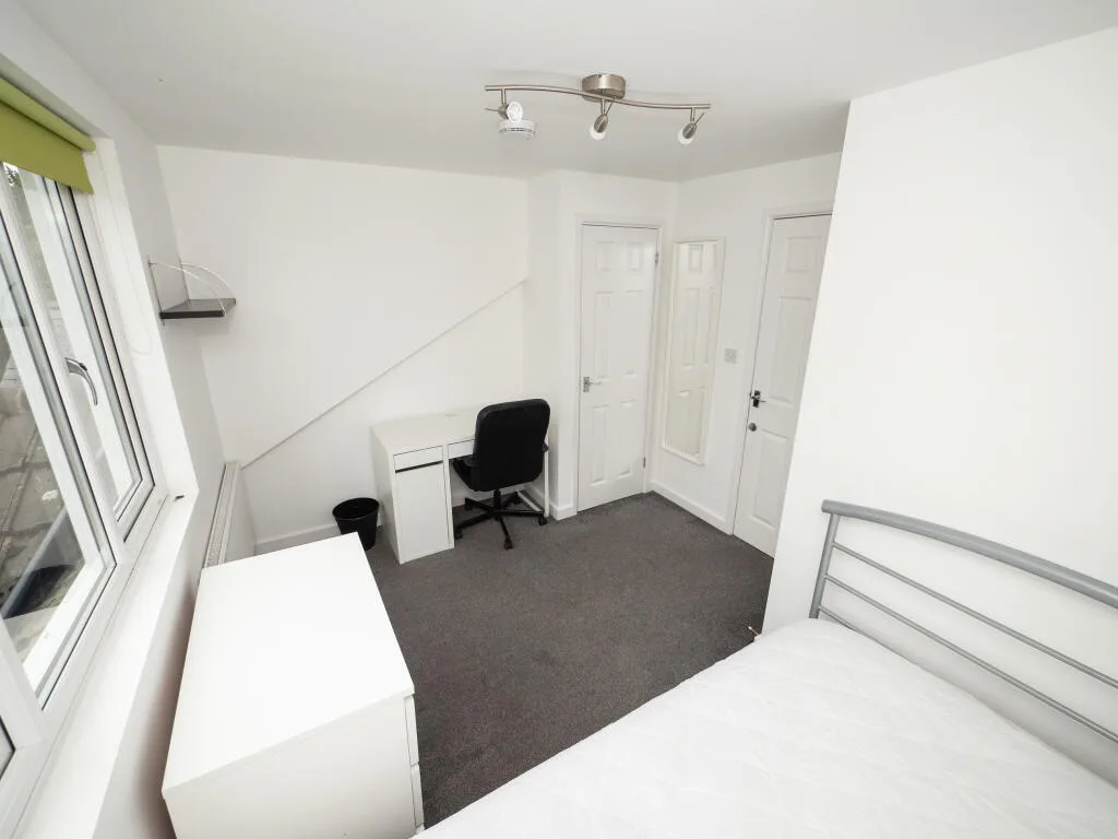 7 bedroom house for rent