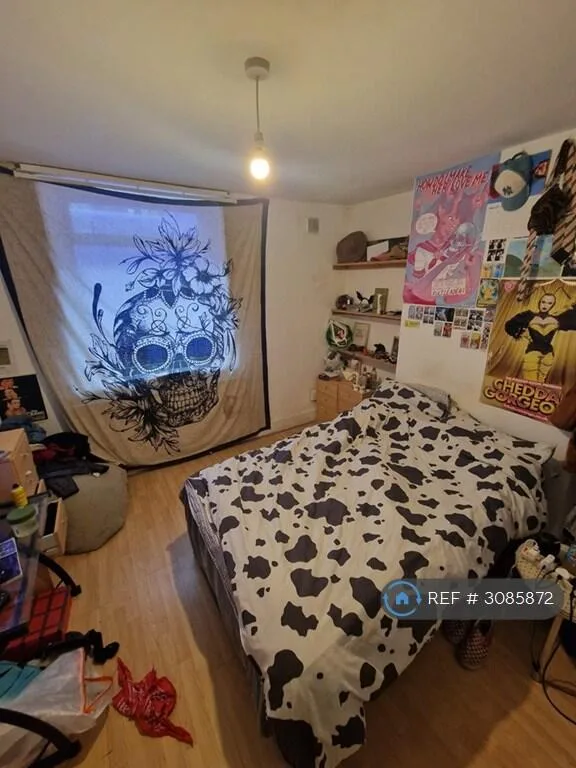5 bedroom terraced house for rent