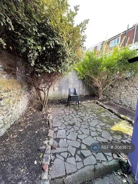 5 bedroom terraced house for rent