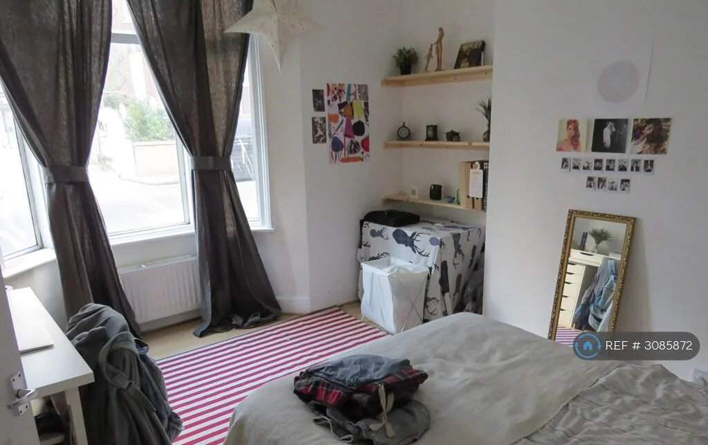 5 bedroom terraced house for rent