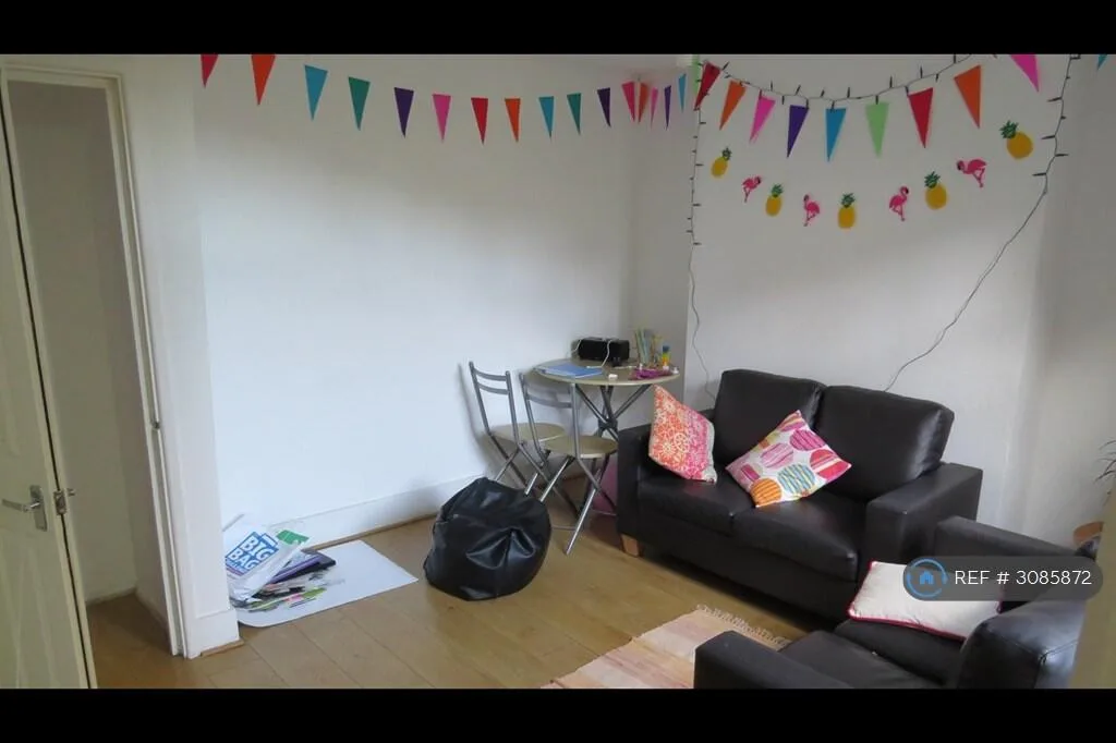 5 bedroom terraced house for rent