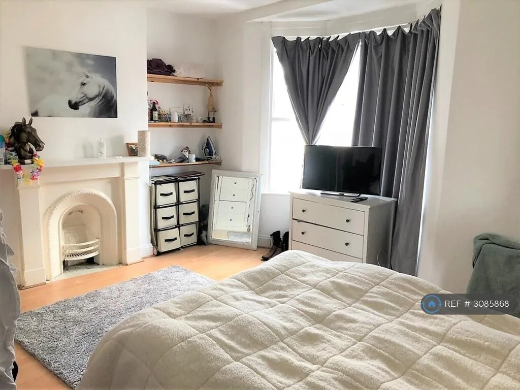 6 bedroom terraced house for rent