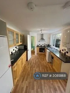 6 bedroom terraced house for rent