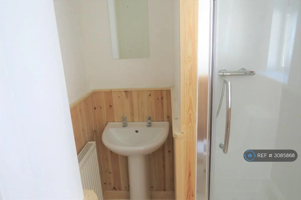 6 bedroom terraced house for rent