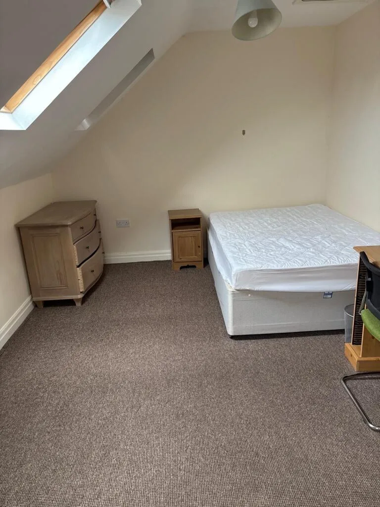 6 bedroom terraced house for rent