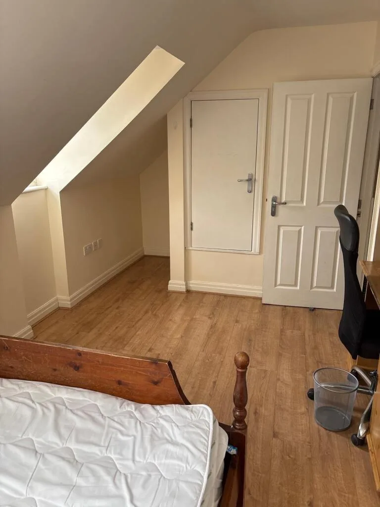 6 bedroom terraced house for rent