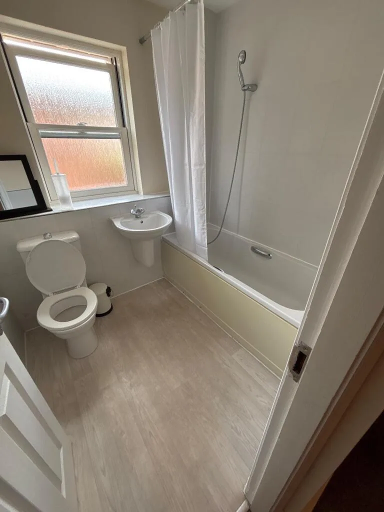 6 bedroom terraced house for rent