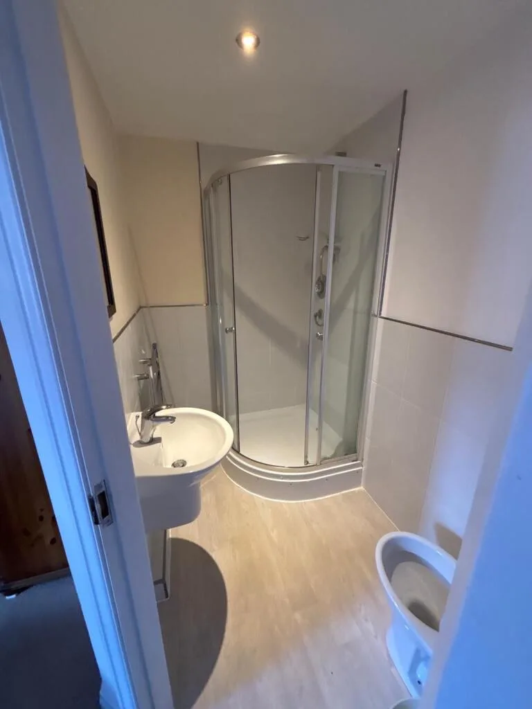 6 bedroom terraced house for rent